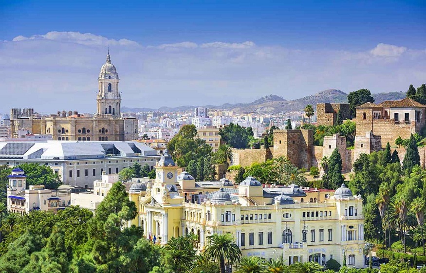 The Expat Experience: Relocating and Settling in Malaga